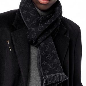 Louis Vuitton Monogram Scarf 100% Authentic 💥
